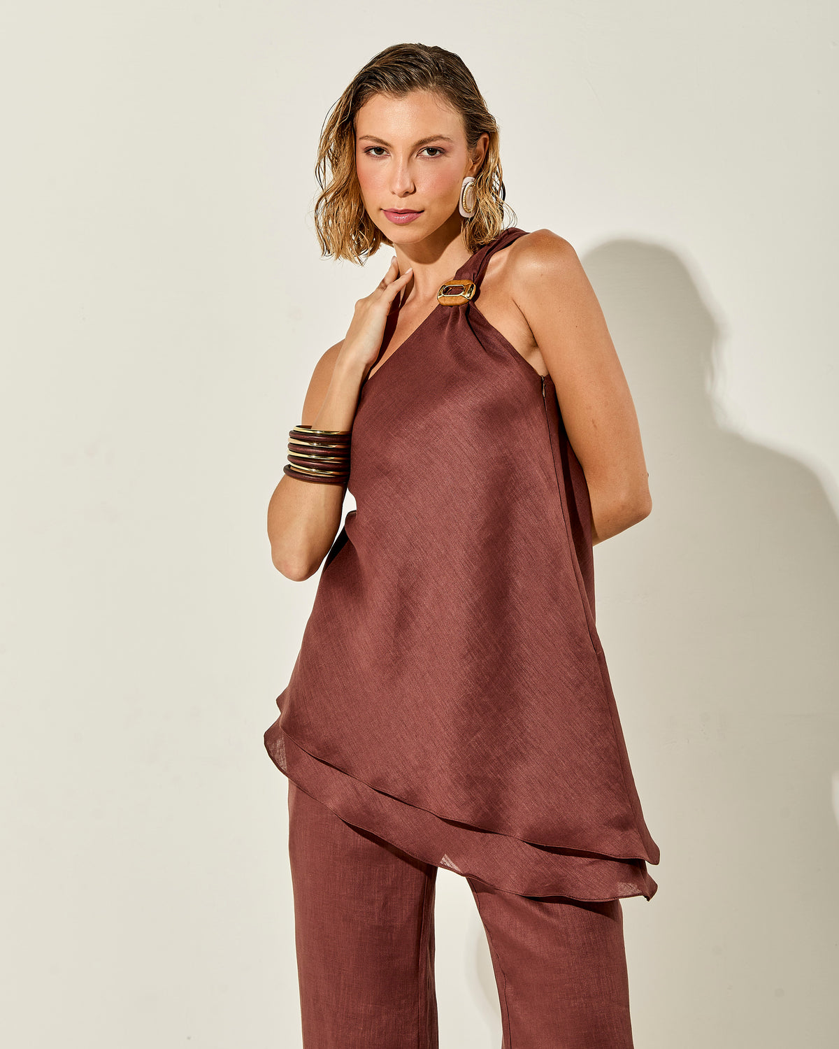 BLUSA UM OMBRO SÓ PALERMO CHOCOLATE